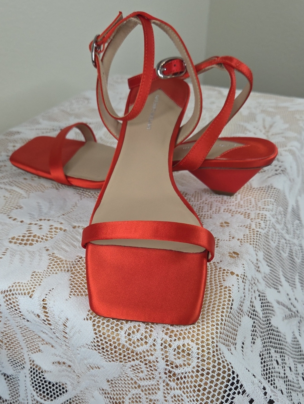 ANTONIO MELANI Red Satin Square-Toe Ankle-Strap Sandals 8M NWT$110